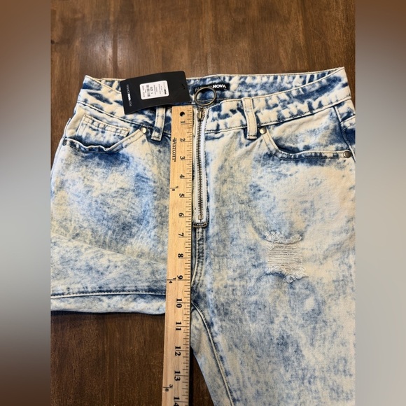 Fashion Nova All Over It Boyfriend Bleach Blue Wash Jeans Women’s SZ 3 New - Picture 9 of 11